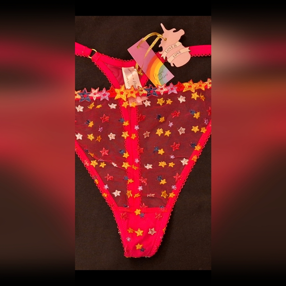 Playful promises, thong NWT